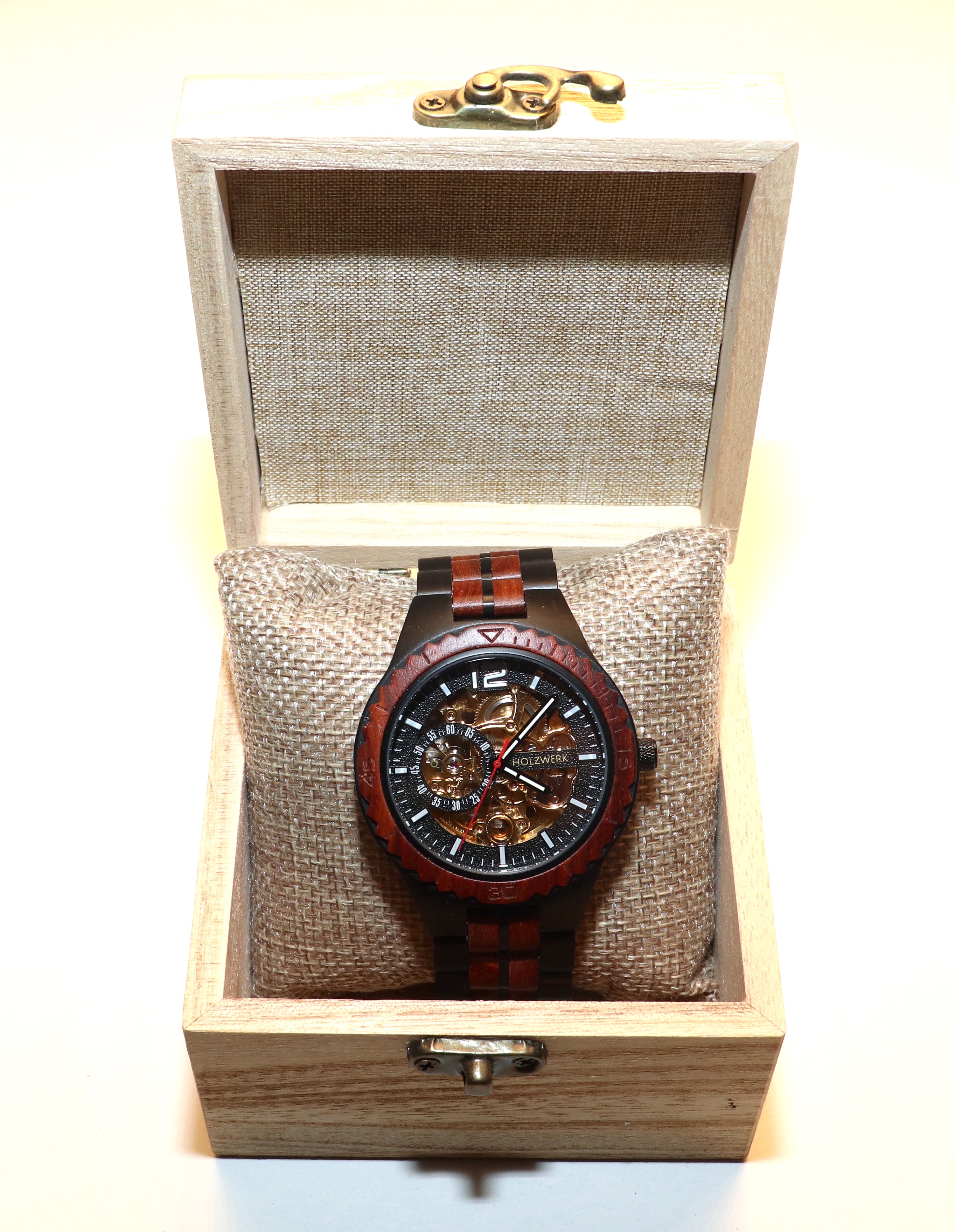 Δείτε το "Elysium Rosso Men"